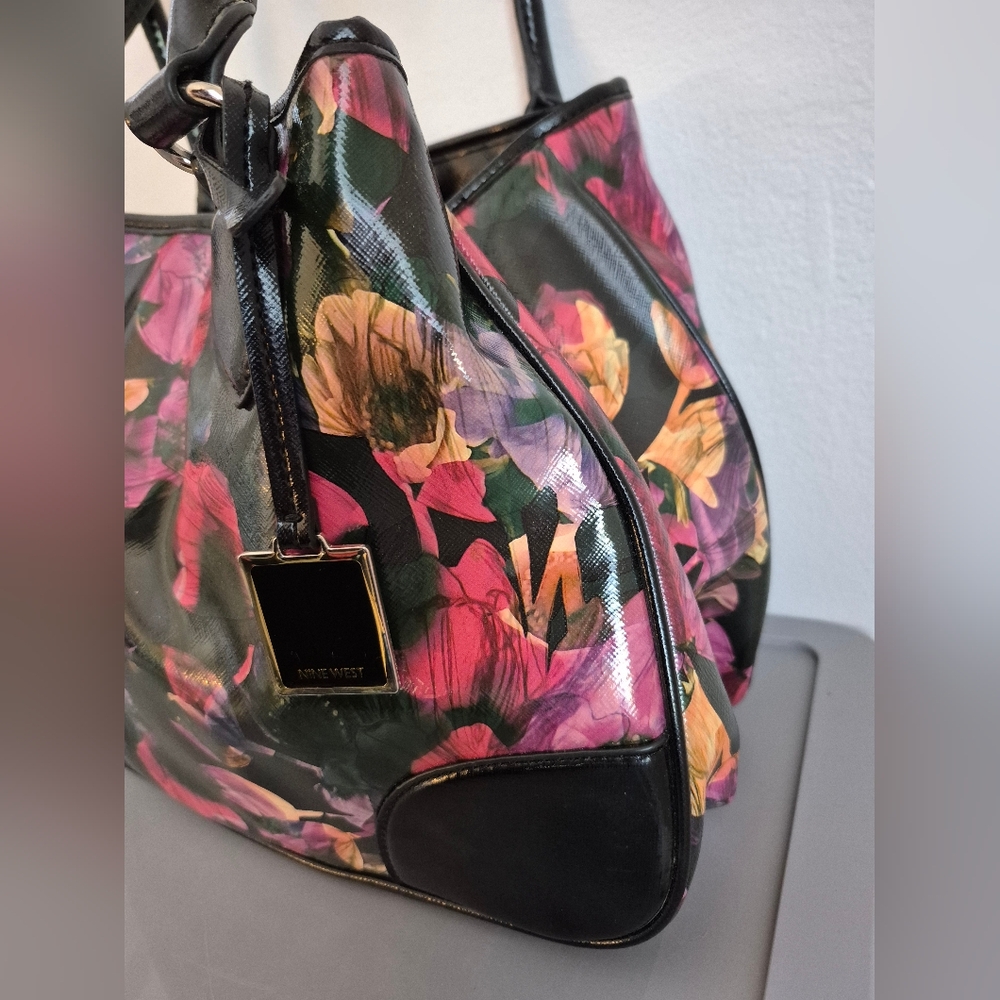 31-CIP NINE WEST FLORAL BLACK TOTE BAG PURSE - Picture 2 of 10
